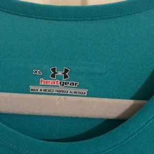 Under Armour Tops - XL Under Armour Heat Gear Under Armour Tops - XL Under Armour Heat Gear